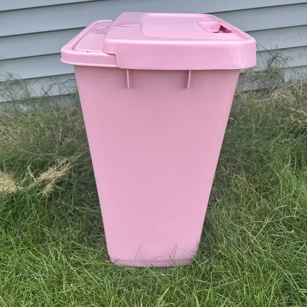 Sterilite Laundry Hamper Pink Plastic Tall 62 Qt Flip Lid Movie Prop Vtg 1990s